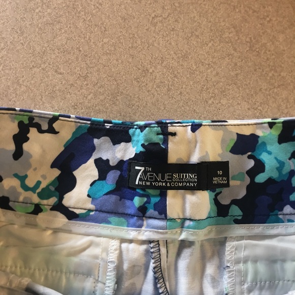 Shorts - Picture 3 of 3